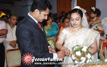 Anoop Alphy Wedding Image